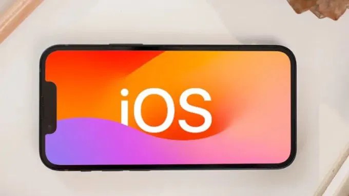 Có nên cập nhật IOS mới nhất cho iPhone cũ không