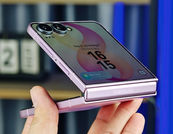 Samsung Galaxy Z Flip 8 Pin 4300mAh sử dụng bền bỉ cả ngày